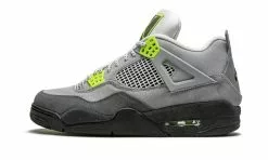 Air Jordan Jordan 4 Retro SE 95 Neon