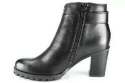 LINA -New Balance Shop lina 3